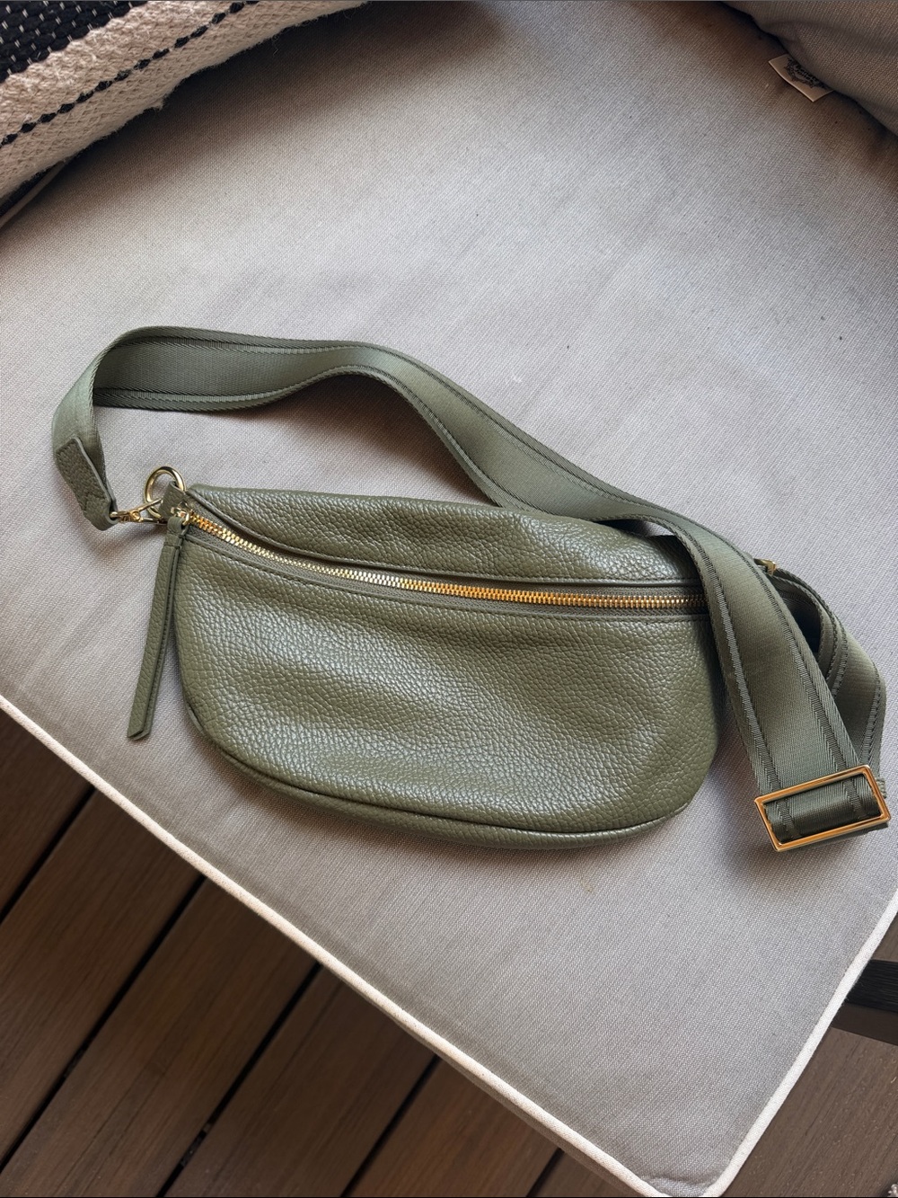 QUINCE Quinn Sling Bag, Olive Leather - Picture 5 of 9